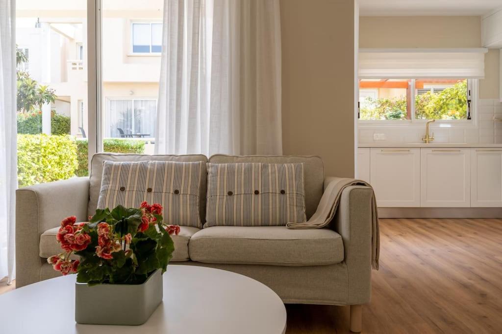 Cozy Nerina Cottage At Harbour Paphos מראה חיצוני תמונה