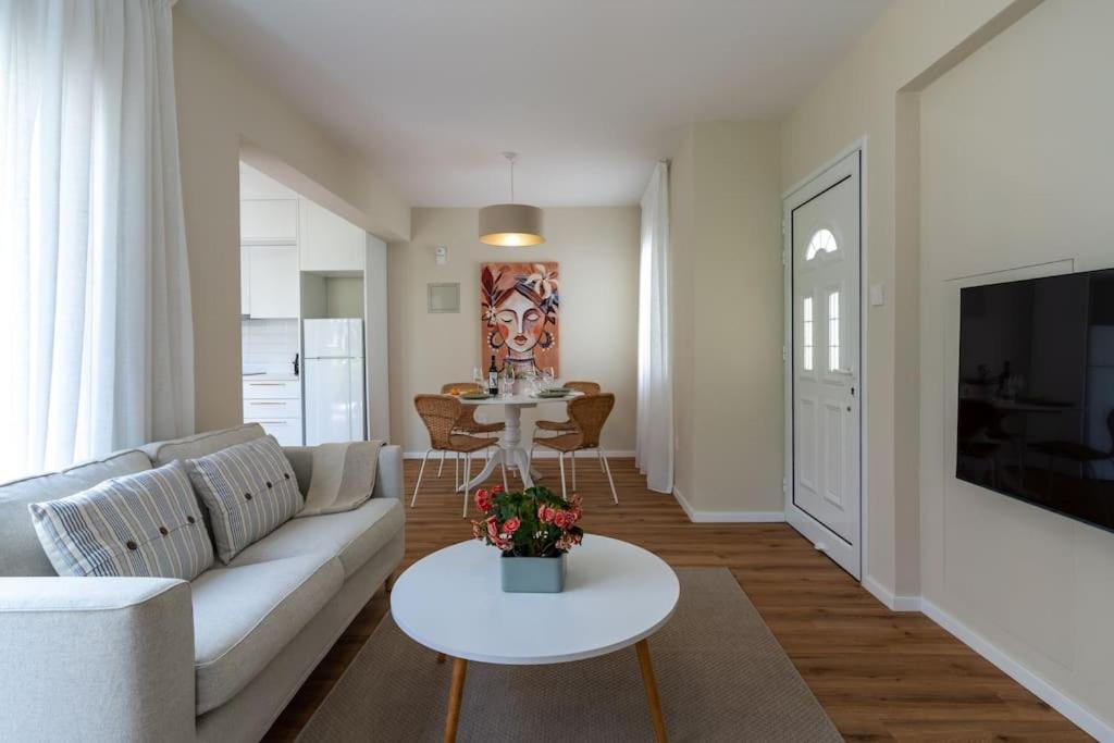 Cozy Nerina Cottage At Harbour Paphos מראה חיצוני תמונה
