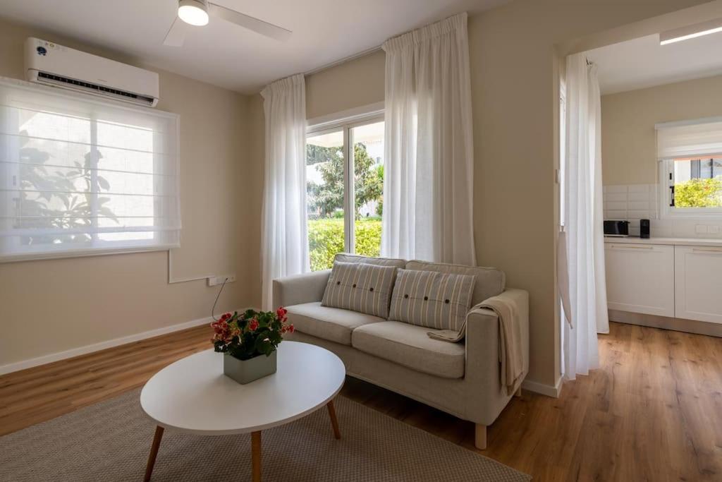 Cozy Nerina Cottage At Harbour Paphos מראה חיצוני תמונה